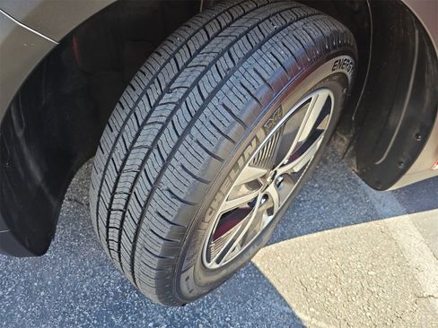 Used 2022 Kia Niro EX Premium image 38