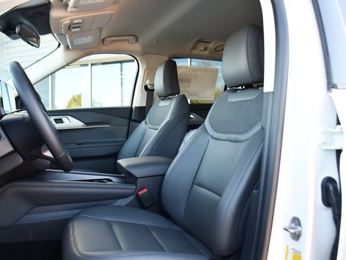 Used 2026 Ford Explorer Active w/ Active Comfort Package AWD/4WD image 13