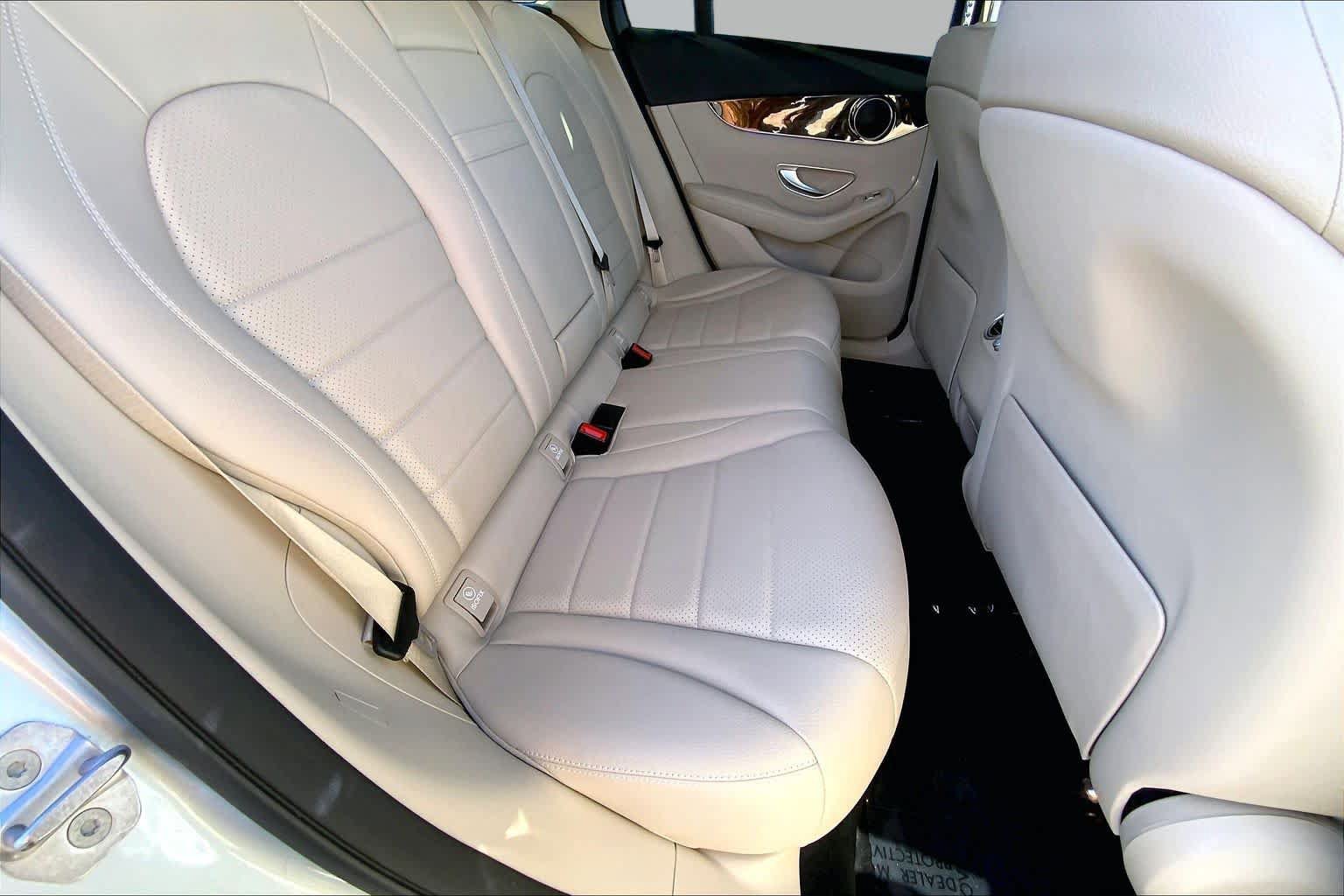 Used 2021 Mercedes-Benz GLC 300 4MATIC image 19