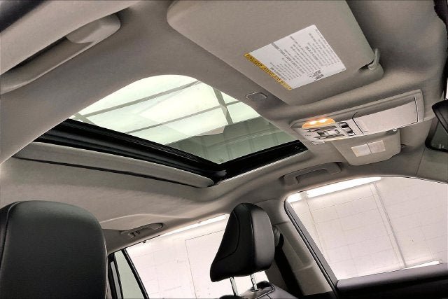 Used 2023 Toyota Highlander XLE AWD/4WD image 13