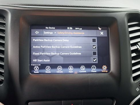 Used 2019 Jeep Cherokee Latitude Plus w/ Cold Weather Group AWD/4WD image 22