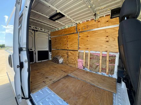 Used 2025 RAM ProMaster 2500 w/ Convenience Group image 44