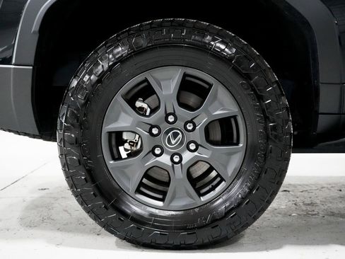 Used 2024 Lexus GX 550 image 32