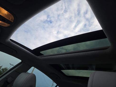 Used 2014 Kia Cadenza Limited image 19