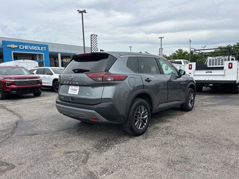 Used 2023 Nissan Rogue S AWD/4WD image 3
