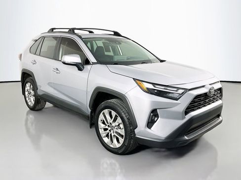 Used 2025 Toyota RAV4 XLE Premium image 4