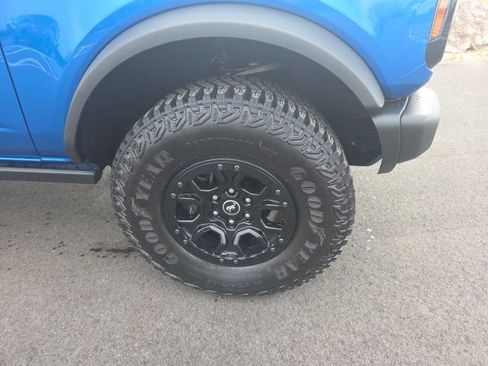 Used 2022 Ford Bronco Wildtrak image 3