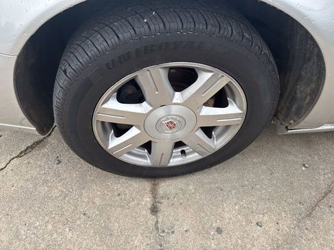 Used 2007 Cadillac DTS Luxury I w/ Trunk Convenience Package image 5