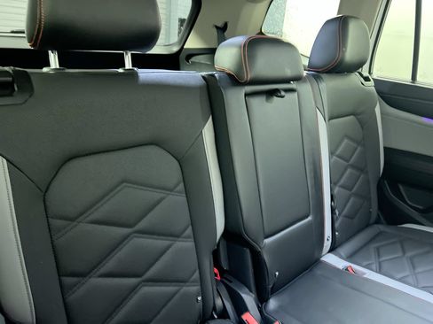 Used 2024 Volkswagen Atlas Peak Edition SEL AWD/4WD image 23