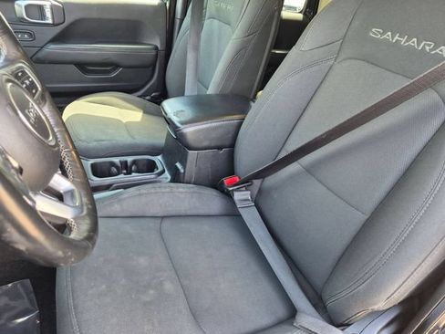 Used 2019 Jeep Wrangler Unlimited Sahara AWD/4WD image 12