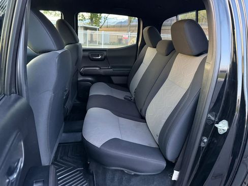 Used 2021 Toyota Tacoma TRD Off-Road w/ Technology Package AWD/4WD image 29