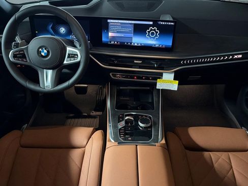 Used 2026 BMW X5 xDrive40i w/ M Sport Package image 26
