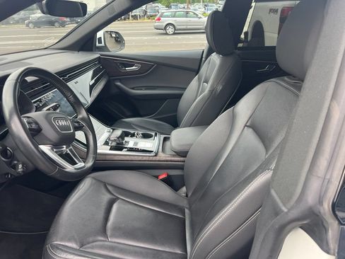 Used 2019 Audi Q8 Prestige AWD/4WD image 9