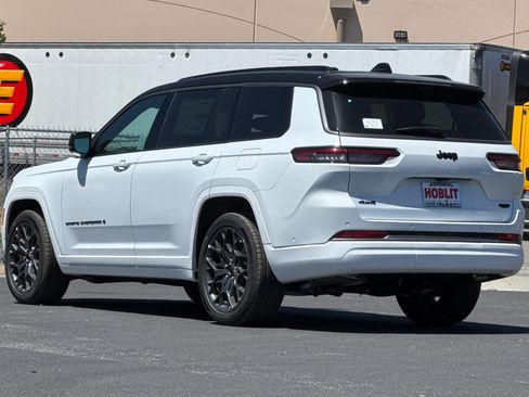 New 2026 Jeep Grand Cherokee L Summit AWD/4WD image 5