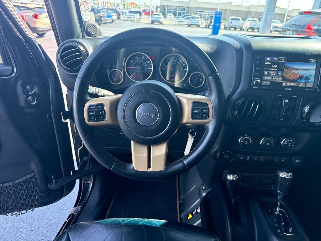 Used 2014 Jeep Wrangler Unlimited Sahara AWD/4WD image 17