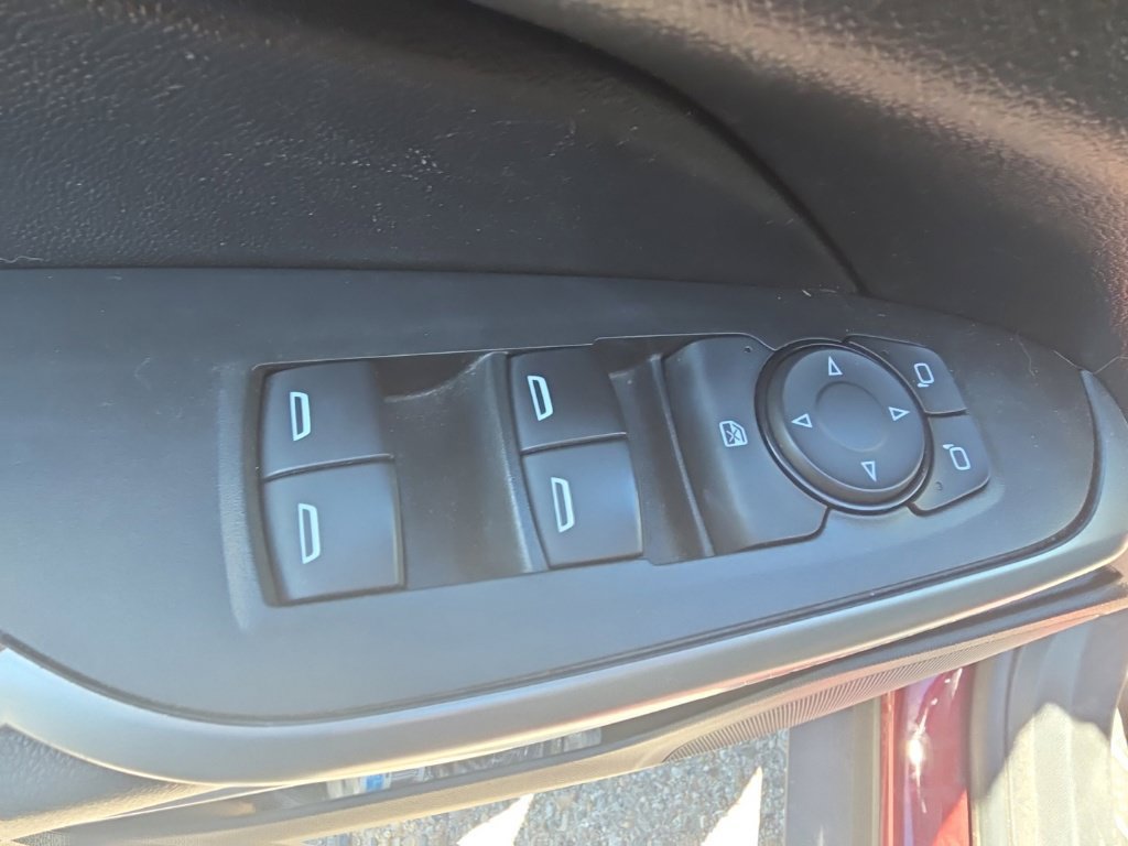 Certified 2024 Chevrolet Trax RS FWD image 11