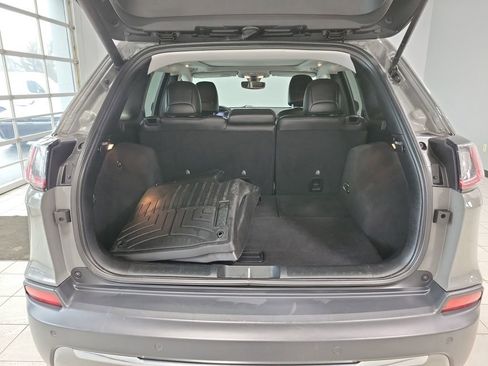 Used 2019 Jeep Cherokee Limited w/ Luxury Group image 12