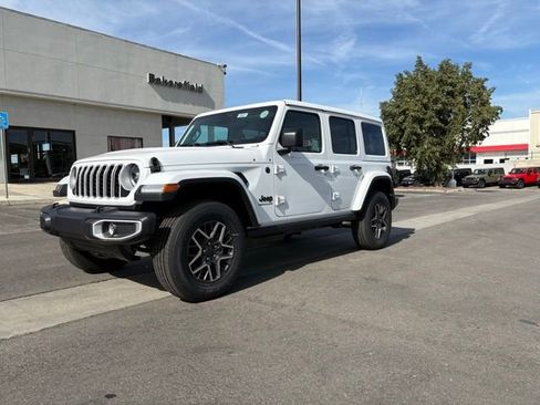New 2026 Jeep Wrangler Unlimited Sahara AWD/4WD image 3