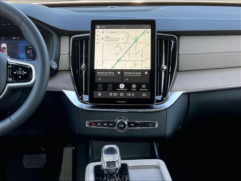 New 2026 Volvo XC90 T8 Plus w/ Protection Package Premier image 9