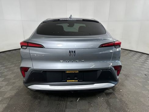 Used 2024 Buick Envista Preferred w/ Advanced Safety Package image 4