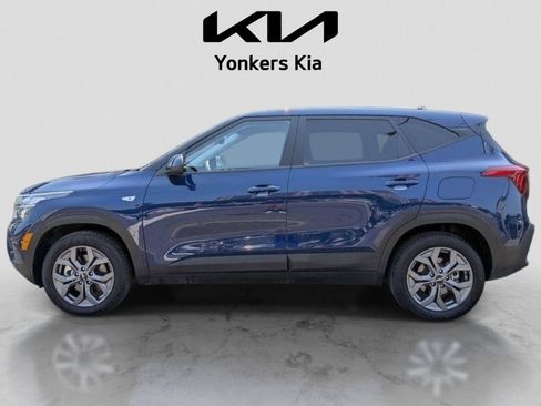 Certified 2025 Kia Seltos LX AWD/4WD image 10