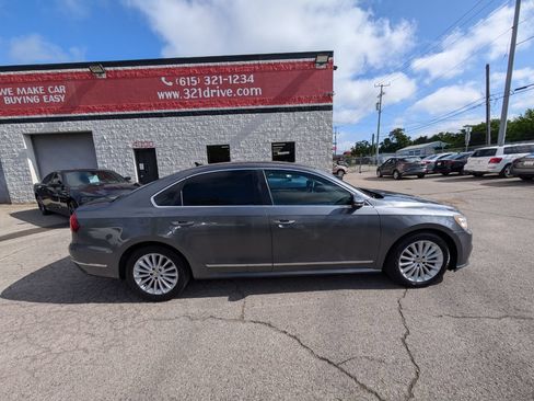 Used 2017 Volkswagen Passat 1.8T SE FWD image 6