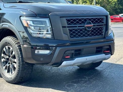 Used 2021 Nissan Titan PRO-4X w/ Pro-4x Convenience Package AWD/4WD image 2