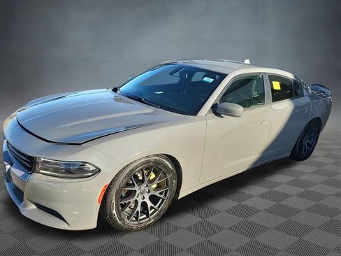 Used 2018 Dodge Charger SXT Plus RWD image 6