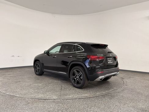 Used 2026 Mercedes-Benz GLA 250 4MATIC image 3