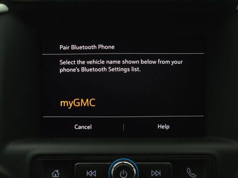 Used 2023 GMC Terrain SLE image 4