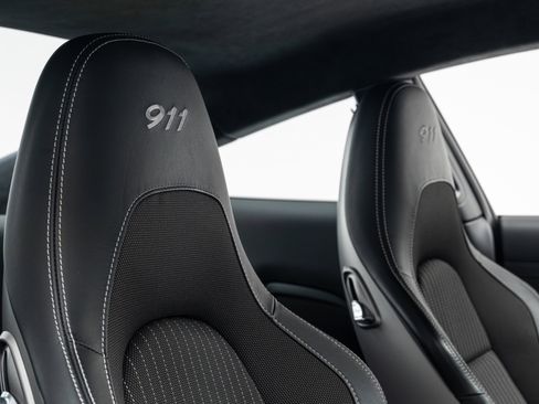 Used 2018 Porsche 911 Carrera T w/ Carrera T Interior Package RWD image 24