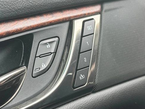 Used 2019 Cadillac CTS Luxury RWD image 20
