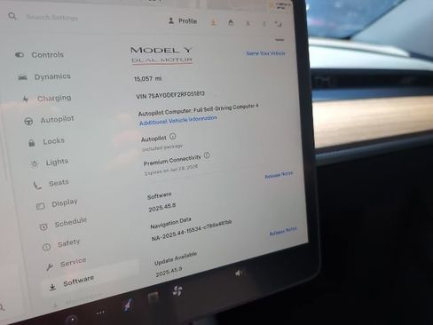 Used 2024 Tesla Model Y Performance image 12