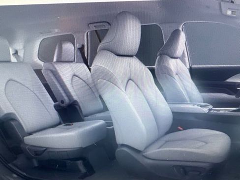 Used 2026 Toyota Grand Highlander XLE image 6