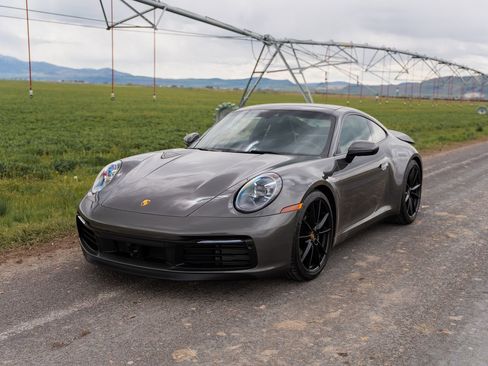 Used 2024 Porsche 911 Carrera 4S AWD/4WD image 33