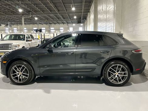 Used 2025 Porsche Macan image 2