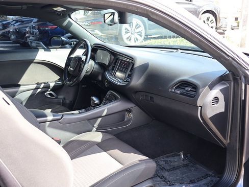 Used 2019 Dodge Challenger SXT image 20