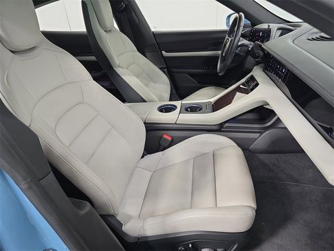 Used 2020 Porsche Taycan 4S image 27