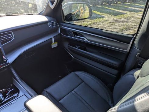 New 2026 Jeep Grand Wagoneer Limited AWD/4WD image 19