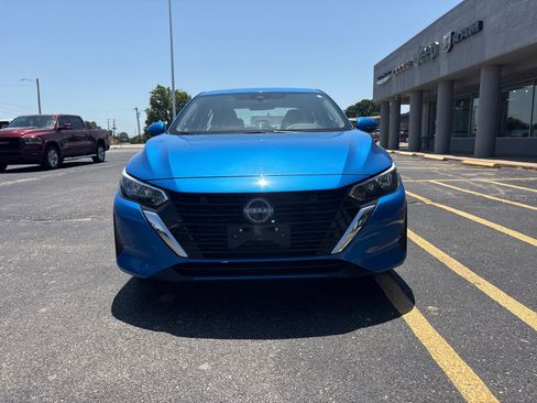 Used 2025 Nissan Sentra SV FWD image 2