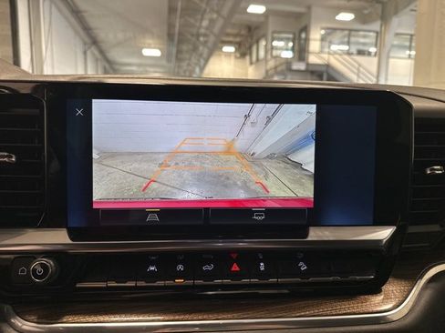 Used 2023 Chevrolet Silverado 1500 LT image 25