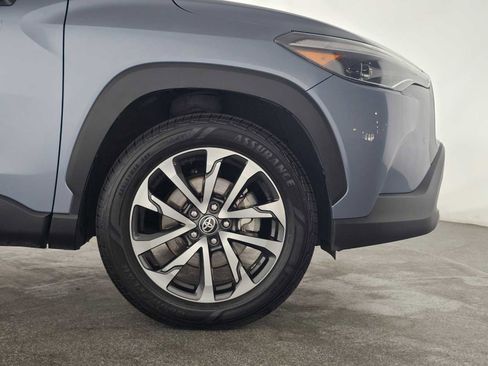 Used 2024 Toyota Corolla Cross XLE w/ Convenience Package image 17