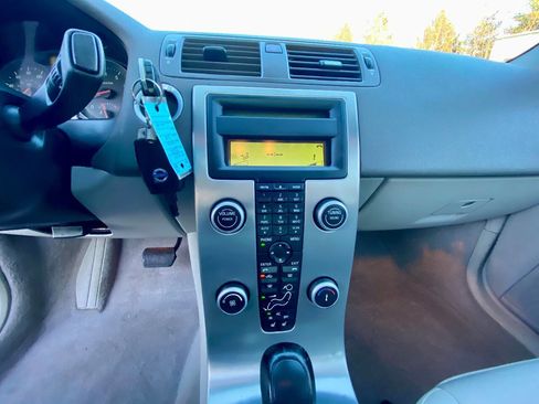 Used 2009 Volvo S40 2.4i image 16