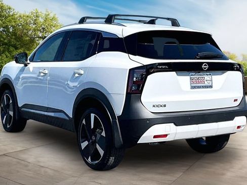 New 2026 Nissan Kicks SR w/ Cold Weather Package FWD image 3