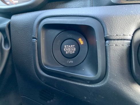 Used 2025 Jeep Wrangler Unlimited Rubicon w/ Convenience Group image 15