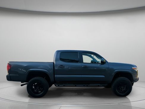 Used 2022 Toyota Tacoma SR RWD image 32