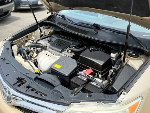 Used 2012 Toyota Camry LE FWD image 16