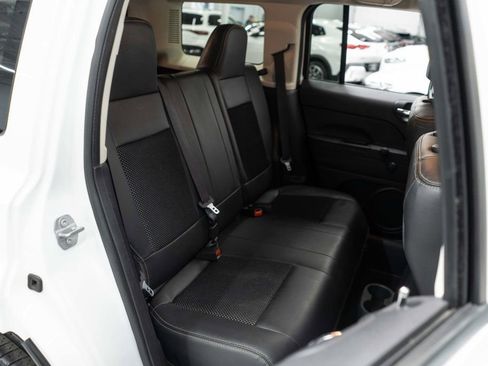 Used 2017 Jeep Patriot Sport FWD image 11