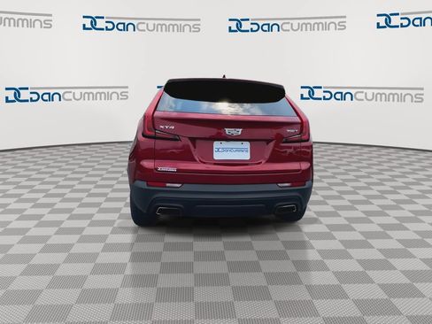Used 2021 Cadillac XT4 Luxury w/ Cold Weather Package FWD image 7