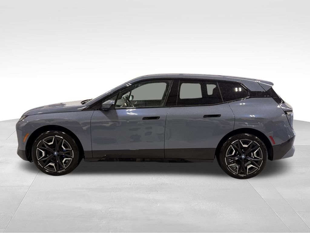 Used 2024 BMW iX xDrive50 w/ Sport Package AWD/4WD image 2
